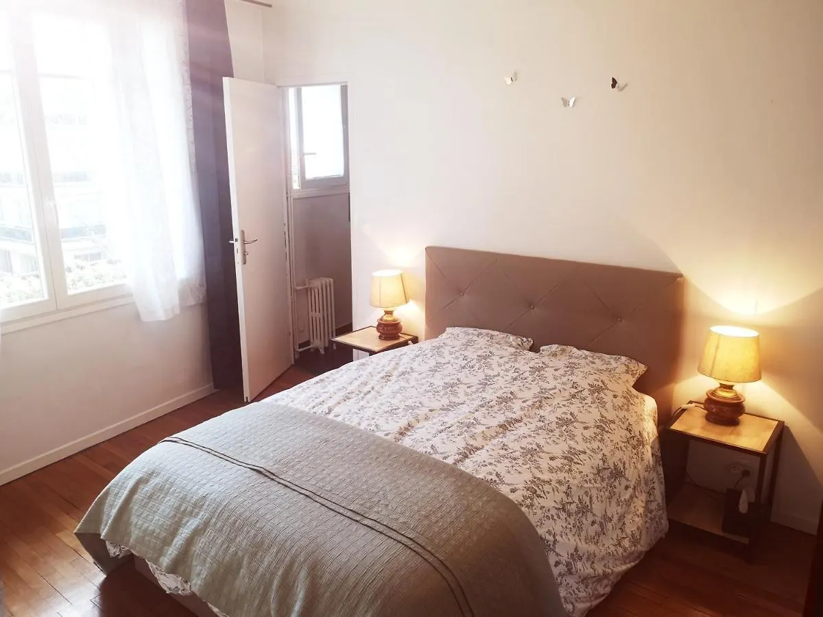 Cosy Appart Prince Auteuil Paris France